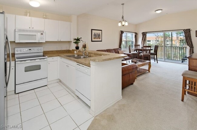 4510 Botanical Pl Cir in Naples, FL - Building Photo - Building Photo