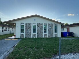 326 N 61st Terrace in Hollywood, FL - Building Photo