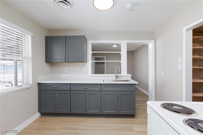 1300 E Nelson Ave in North Las Vegas, NV - Building Photo - Building Photo