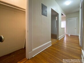 1592 Beacon St, Unit 11 in Brookline, MA - Building Photo - Building Photo