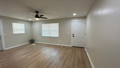 38620 2nd Ave in Zephyrhills, FL - Building Photo - Building Photo