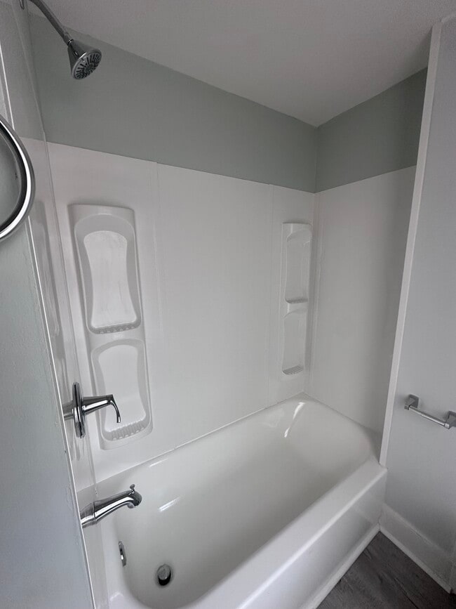 358 S 6th St, Unit 2 in Fulton, NY - Foto de edificio - Building Photo