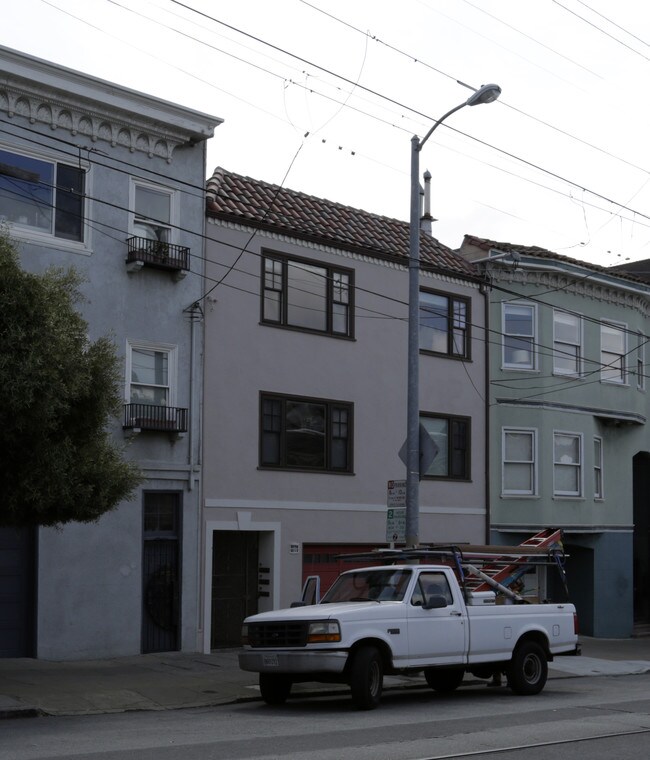 1325 Church St in San Francisco, CA - Foto de edificio - Building Photo