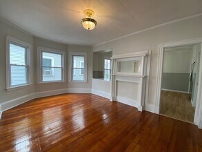 139 Holly St in New Bedford, MA - Building Photo - Building Photo