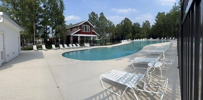 property at 580 Longleaf Pine Dr