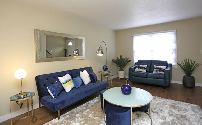 128 Western Villa Dr