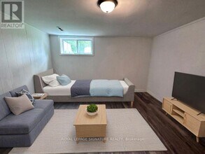 55 Munson Crescent in Toronto, ON - Building Photo - Building Photo