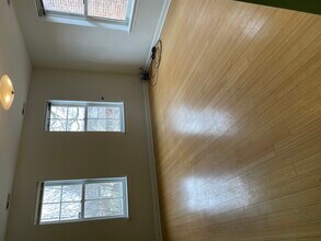 10461 S Corliss Ave in Chicago, IL - Building Photo - Building Photo