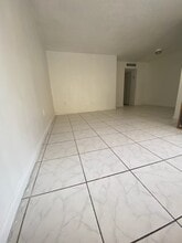 13550 NE 10th Ave, Unit 10 in North Miami, FL - Foto de edificio - Building Photo