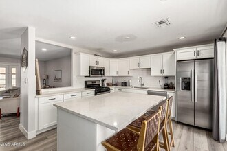 7440 E Hubbell St in Scottsdale, AZ - Building Photo - Building Photo