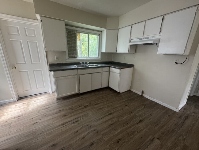 44 Locust St in Rochester, NY - Building Photo - Building Photo
