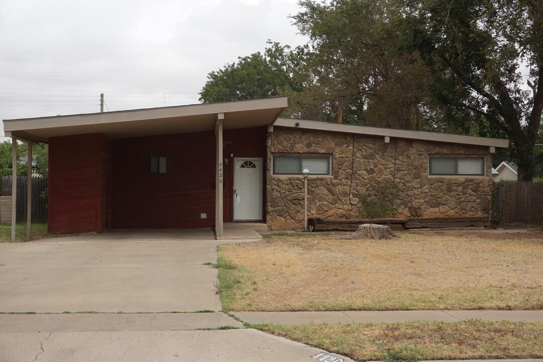 4420 44th St in Lubbock, TX - Building Photo