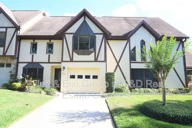 property at 637 Victoria Square Ln