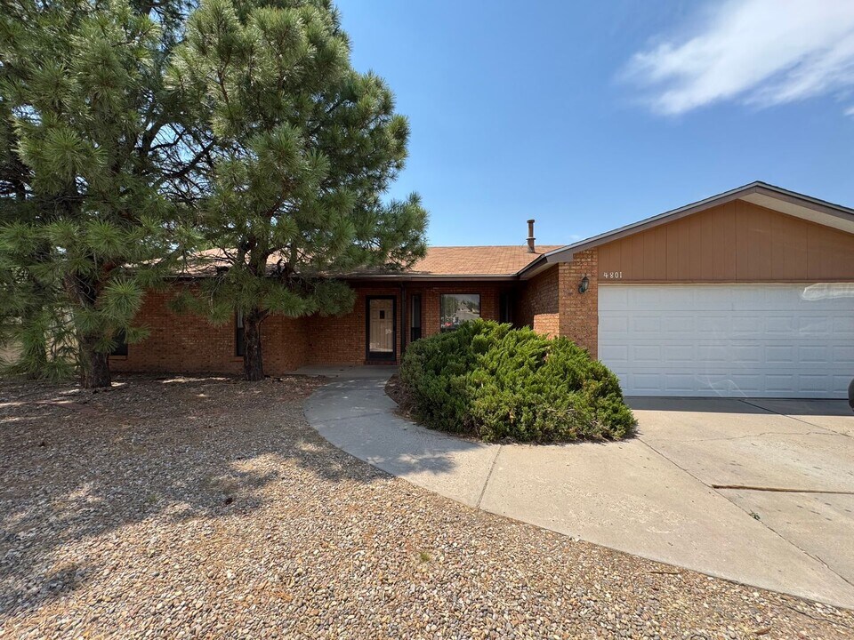 4801 Parsifal St NE in Albuquerque, NM - Building Photo