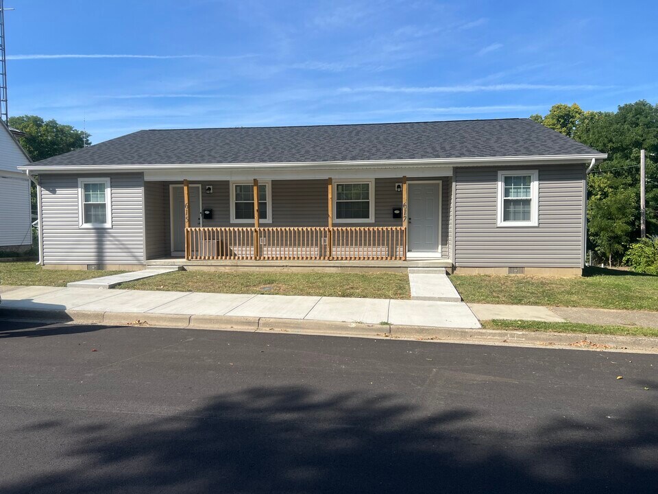 617 E Sycamore St, Unit 617 East Sycamore St. in Miamisburg, OH - Foto de edificio