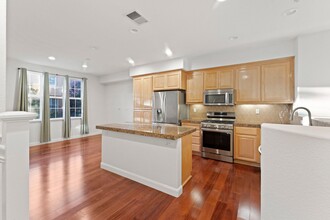 879 Garrity Way in Santa Clara, CA - Building Photo - Building Photo