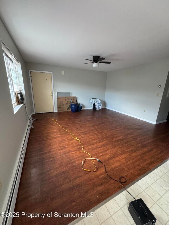 130-130 Mortimer St in Dunmore, PA - Building Photo - Building Photo