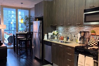 659 W Randolph St in Chicago, IL - Foto de edificio - Building Photo