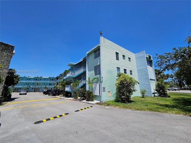 property at 1501 NE Miami Gardens Dr