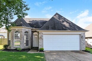 12749 Fox Hunter's Dr in Olive Branch, MS - Building Photo