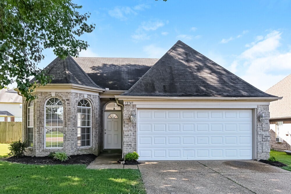 12749 Fox Hunter's Dr in Olive Branch, MS - Building Photo