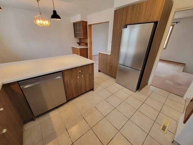 11204-11248 48 Ave NW in Edmonton, AB - Building Photo - Building Photo