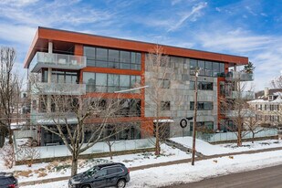 2801 Erie Ave in Cincinnati, OH - Building Photo