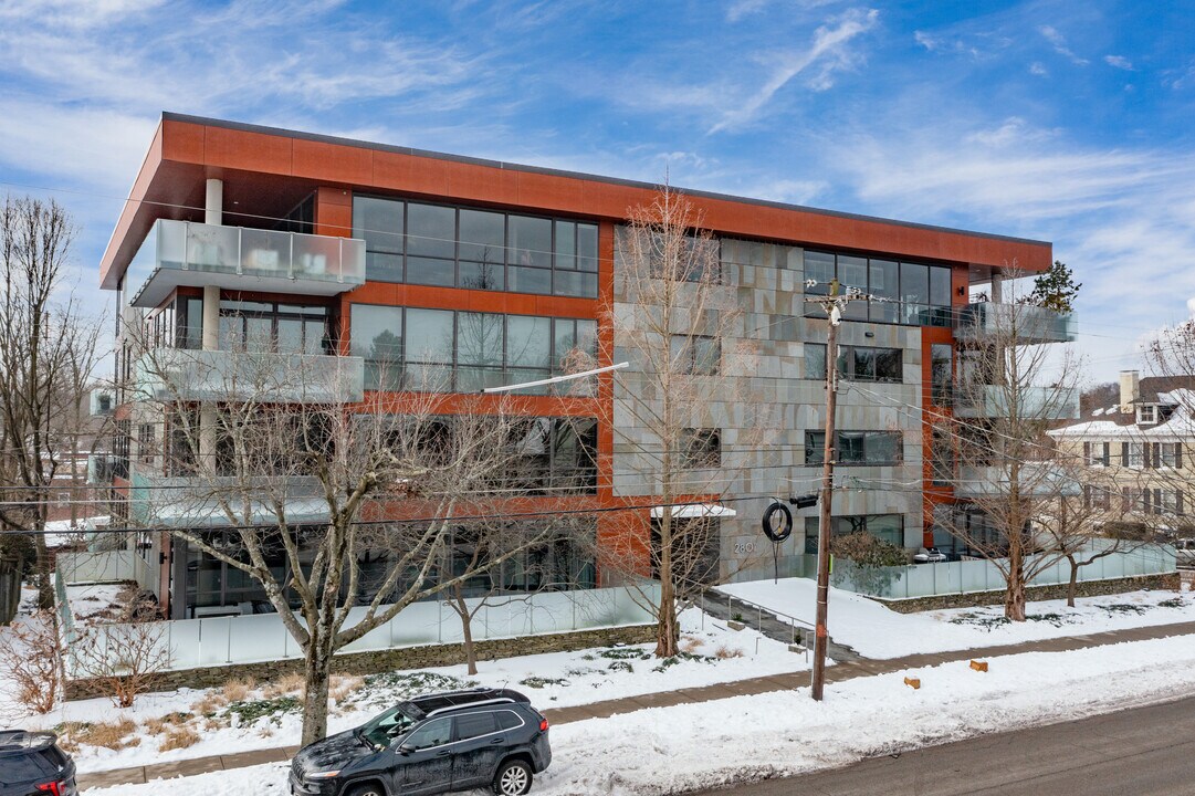 2801 Erie Ave in Cincinnati, OH - Building Photo