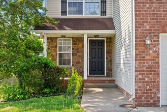 2872 Sharpie Dr in Clarksville, TN - Building Photo - Building Photo