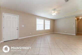 721 NW Douglas Cir in Cape Coral, FL - Foto de edificio - Building Photo