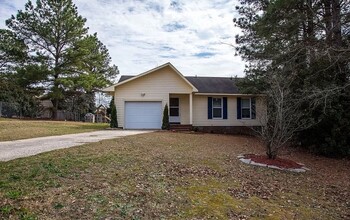 2123 Constitution Dr in Fayetteville, NC - Building Photo - Building Photo