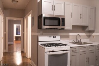 108 Berkshire Pl, Unit 2 in Irvington, NJ - Building Photo - Building Photo