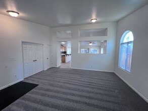 672 Napa Ct in Los Banos, CA - Building Photo - Building Photo
