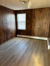 1563 Cove Rd in New Bedford, MA - Foto de edificio - Building Photo