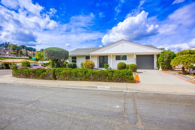 16720 Callado Ct in San Diego, CA - Building Photo - Building Photo