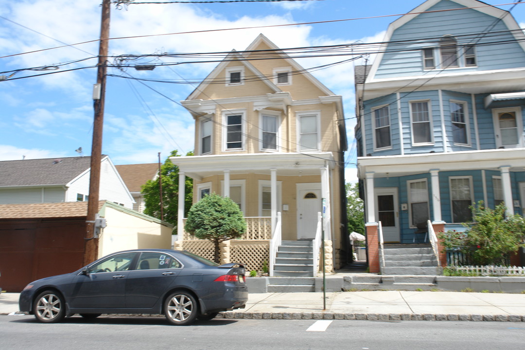 156 Patterson St in Perth Amboy, NJ - Building Photo