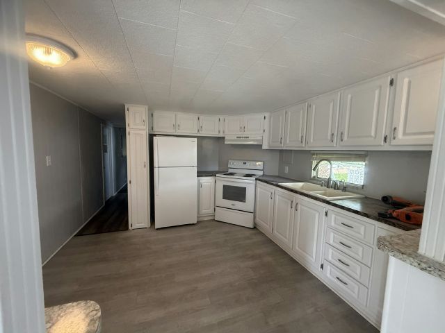 property at 312 49th Ave W