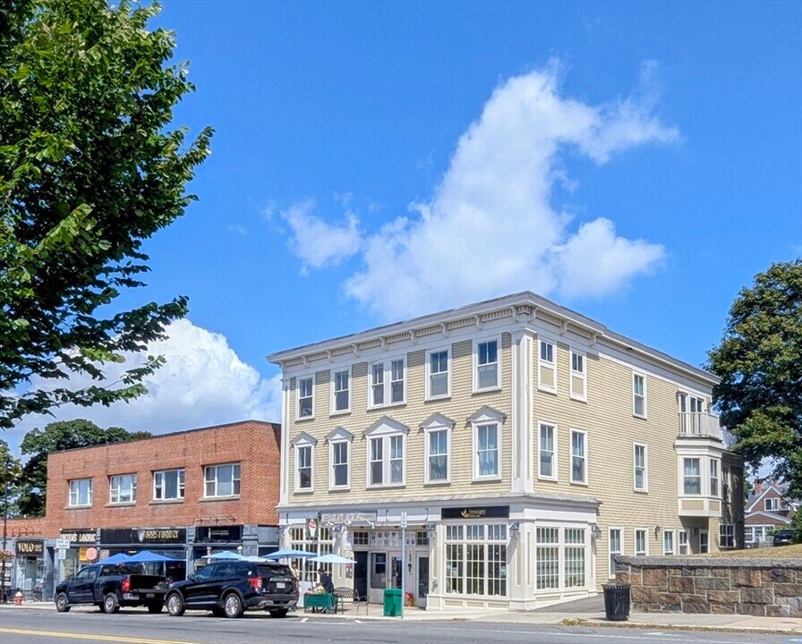 168 Humphrey St in Swampscott, MA - Foto de edificio