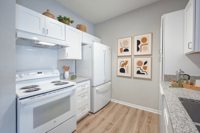 Alcott Village in Houston, TX - Foto de edificio - Building Photo