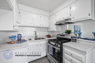 8721 Imperial Hwy. in Downey, CA - Building Photo