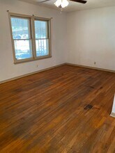1409 W San Antonio St in Lockhart, TX - Building Photo - Building Photo