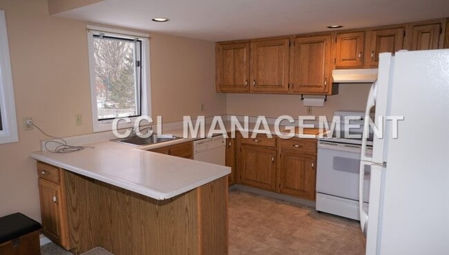 2704 Norwich St in Fitchburg, WI - Building Photo - Building Photo