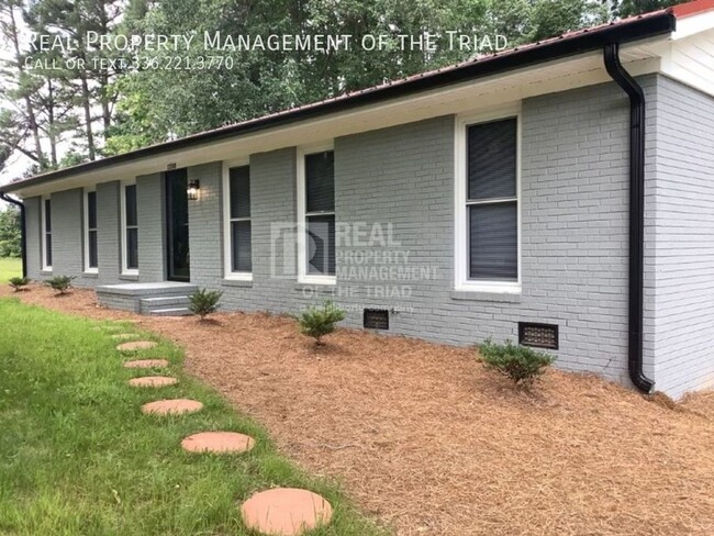 7208 St Crispins Way in Summerfield, NC - Foto de edificio - Building Photo