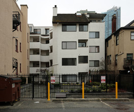 Caroline Court in Vancouver, BC - Building Photo - Building Photo