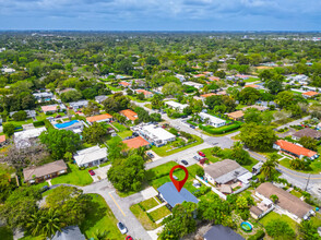 1003 NE 110th St in Biscayne Park, FL - Building Photo - Building Photo