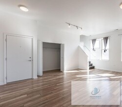 2700 W North Ave, Unit 202 in Chicago, IL - Building Photo - Building Photo