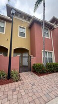 2851 Prospect Rd in Tamarac, FL - Building Photo