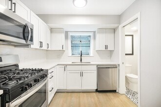 1512 W Diversey Pky, Unit B in Chicago, IL - Building Photo - Building Photo