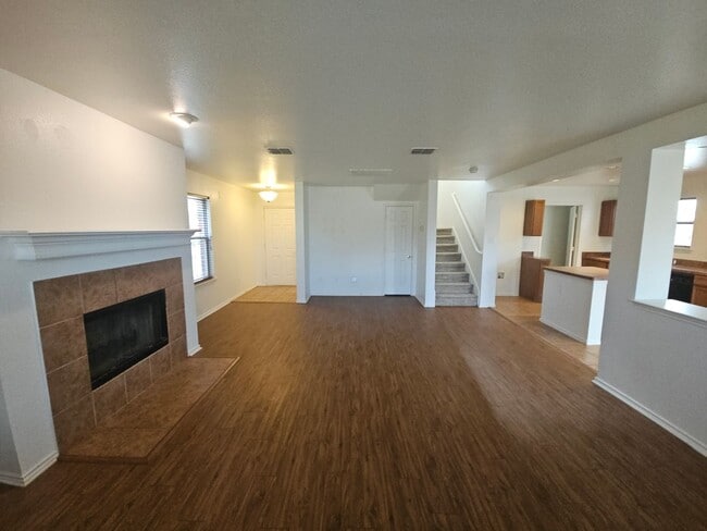 1613 Timber Glen Dr in Bedford, TX - Building Photo - Building Photo