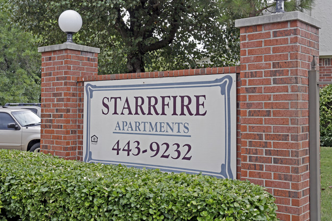 Starrfire Apartments in Fayetteville, AR - Building Photo - Building Photo